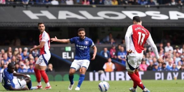【英超】特罗萨尔梅开，阿森纳客场4比0大胜十人伊镇